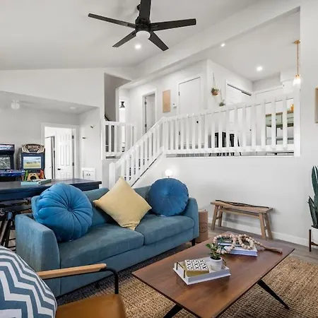 The Heritage Hideaway Sweeping Views Games & More